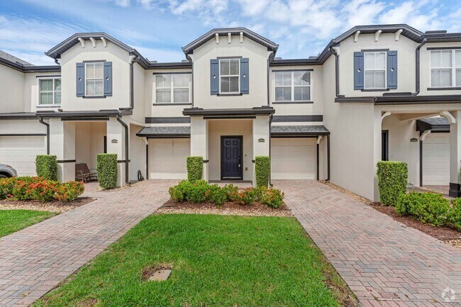 Building Photo - Beautiful 2 Bedrooms & 2.5 Baths Townhome ...