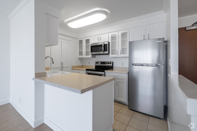 1BR, 1BA - 750SF - Kitchen