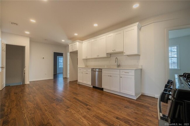 340 Pleasantview Ave Unidad 2nd/3rd floors