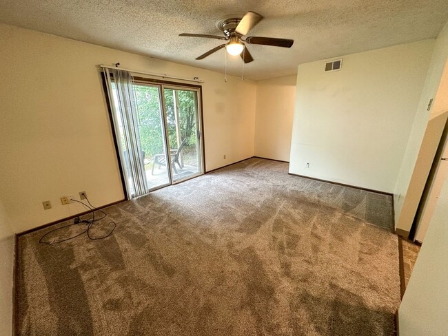 121 Howard