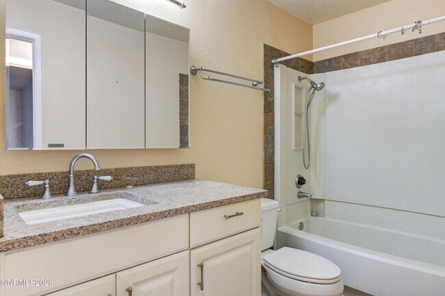 Photo - 555 E Patriot Blvd