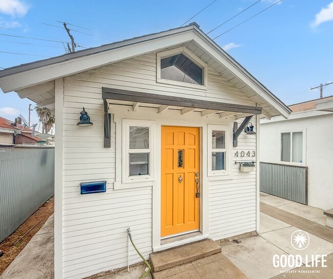 Building Photo - SD: Studio in City Heights with Granite Kitchen, Ceiling Fan & Private Setting Unit 4043