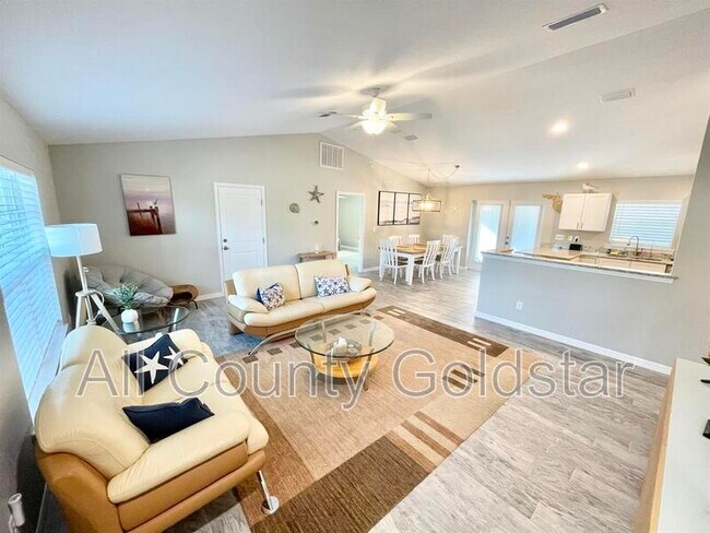 Photo - 6253 Magee St