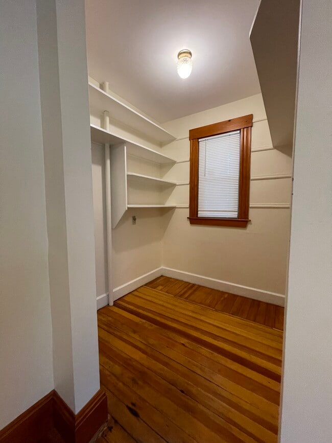 Photo - 60 Landseer St Unit 1