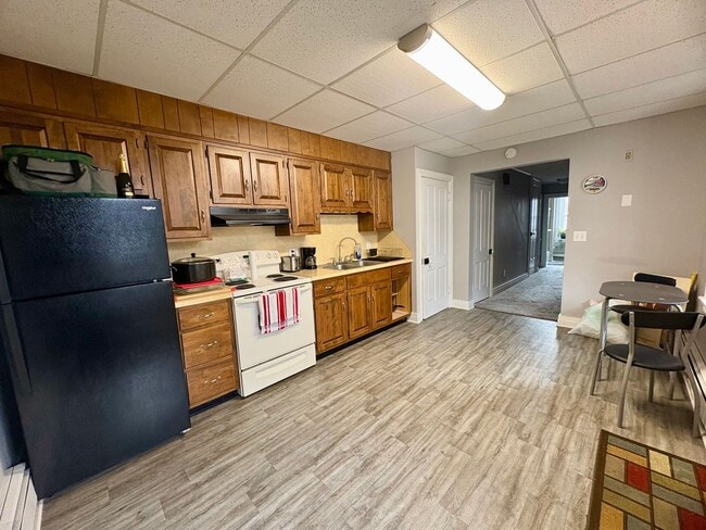 Building Photo - 1111 Walnut St Unit Apt 2