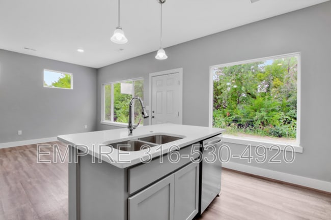 Photo - 4653 E 45th St N