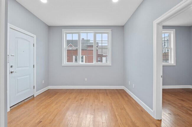 Building Photo - 100 Griffith St Unit 1R Rental