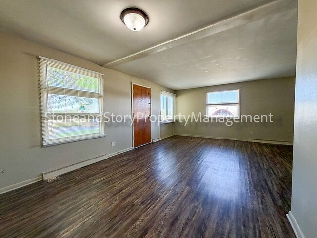 Photo - 3 bedroom 1.5 bath near 17th & Fairlawn