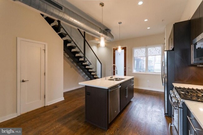 Building Photo - 1247 E Columbia Ave Unit 29 Rental