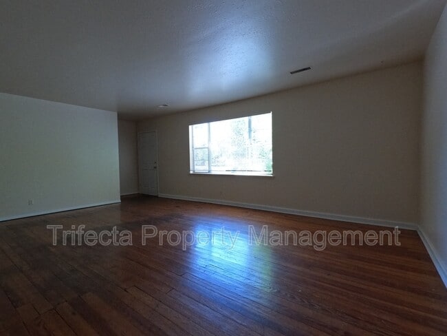 Building Photo - 1125 Peterson St