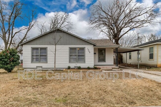 Photo - 1209 W Boyce Ave Casa