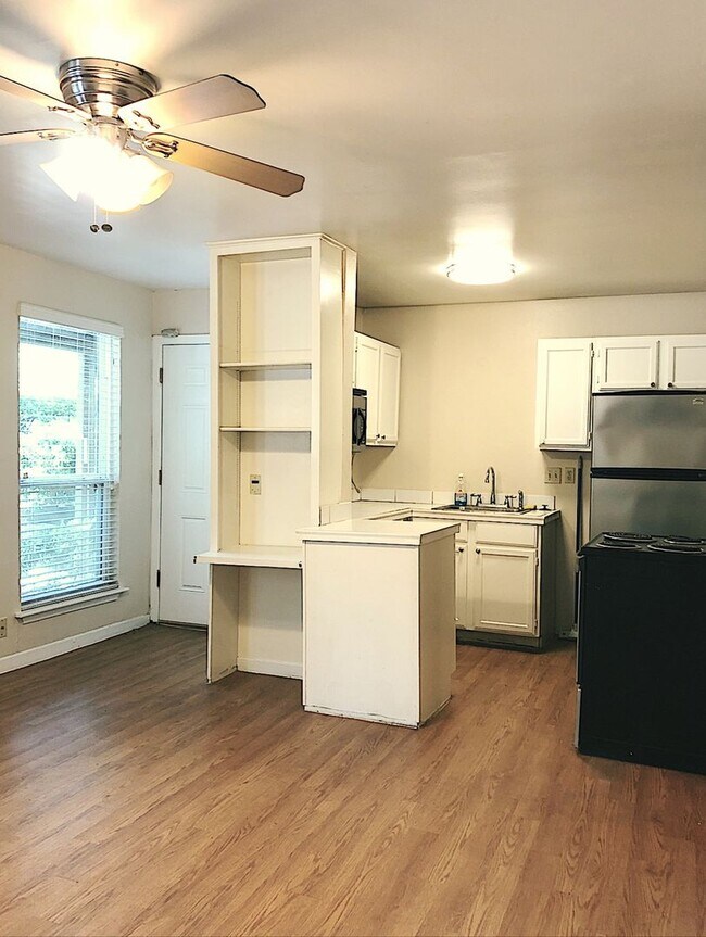 Photo - ESCALA - WEST CAMPUS - STUDIO - BAMBOO FLOORS