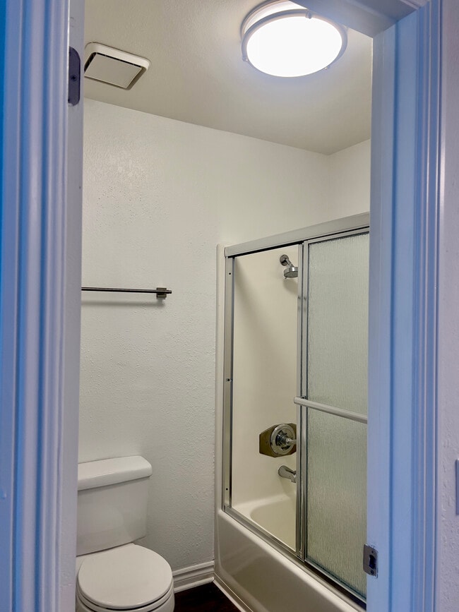 Photo - Chapman Woods Apartments