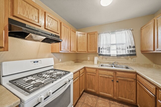 Photo - 4636 Mayflower St