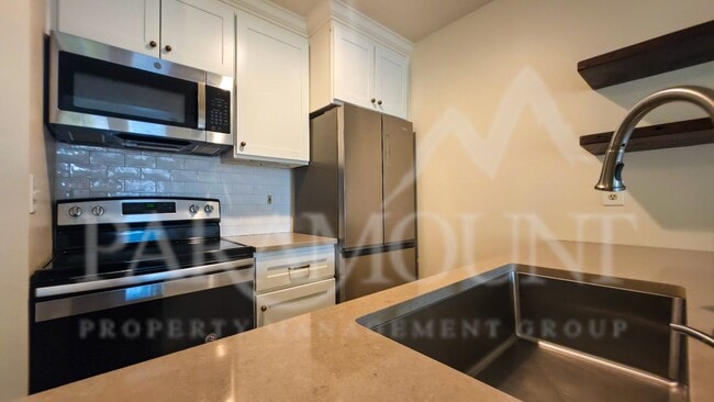 Photo - 155 NE Myreboe St