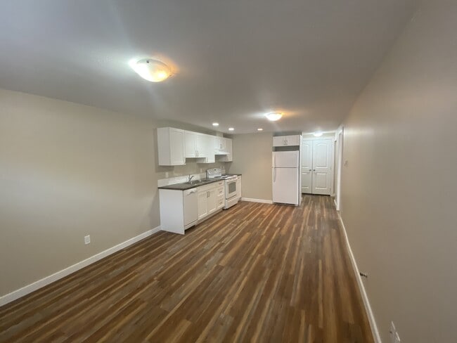 Building Photo - 1620-1688 88 Ave