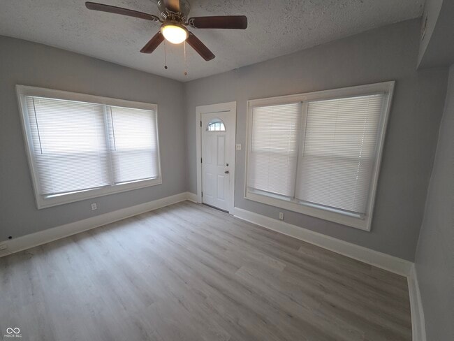Photo - 1339 W Lee St