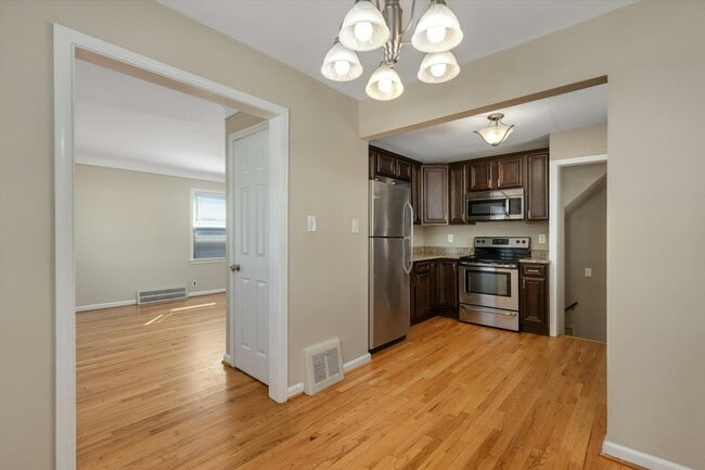 Photo - 3411 Chester Rd