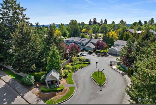 Building Photo - 4802 Nassau Ave NE Unit 62