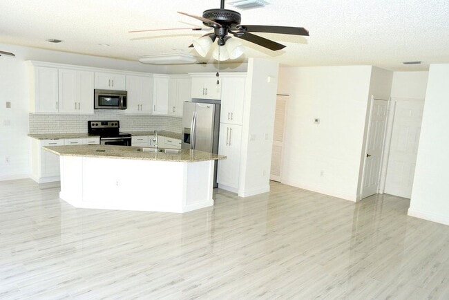 Photo - 3003 Caffia Way