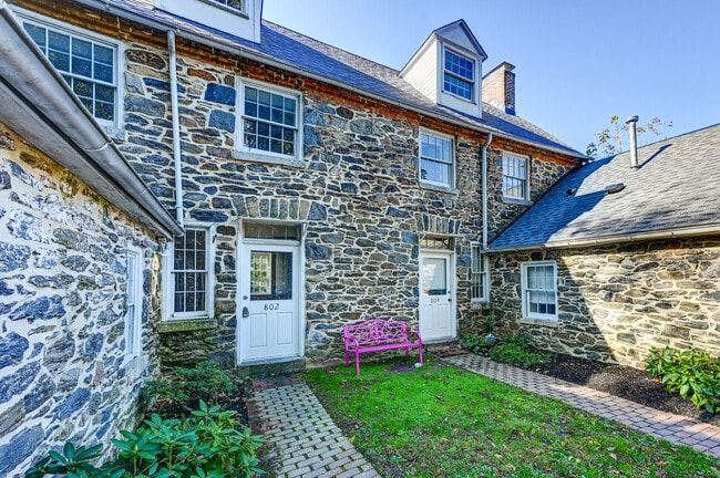 Photo - 802 Oella Ave