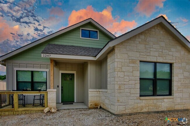 Building Photo - 1247 Green Hill Dr Rental