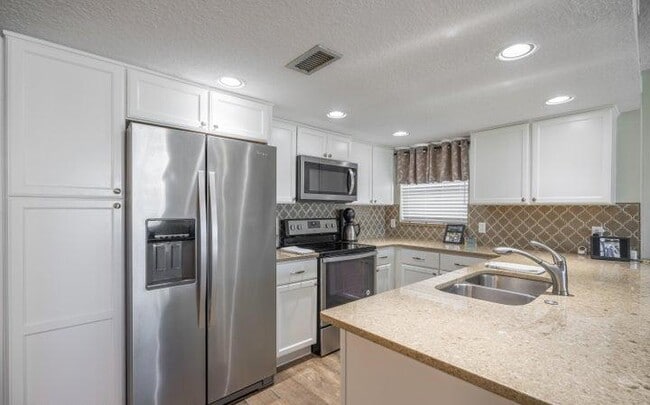 4800 Ocean Beach Blvd Unit 215