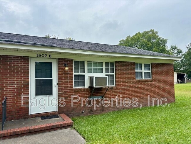 Building Photo - 1907 N John Ct Rental