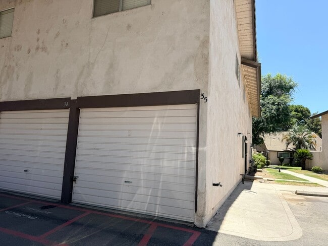 Photo - READY NOW! 2+2 W/Garage & Pool!