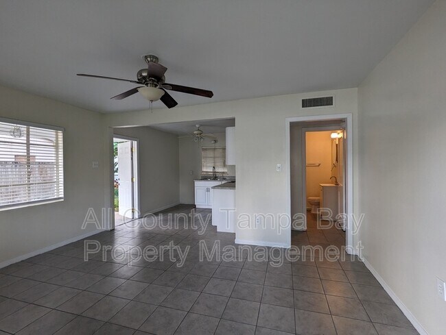 Photo - 1318 Divot Ln