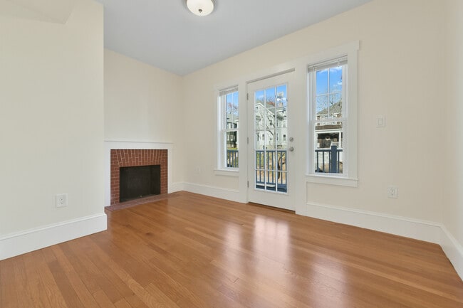 Photo - 48 Manthorne Rd Unit 2