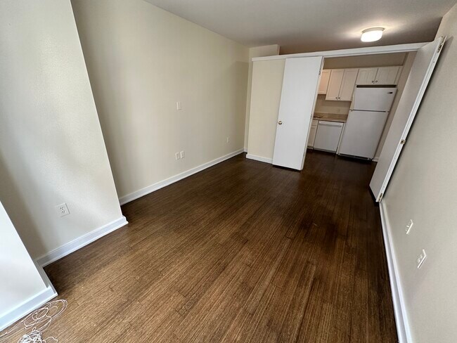 Photo - 25 Lagrange St