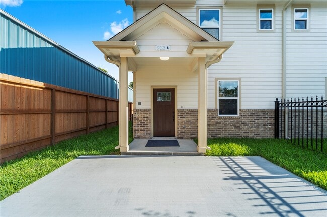 Photo - 913 Turner Dr