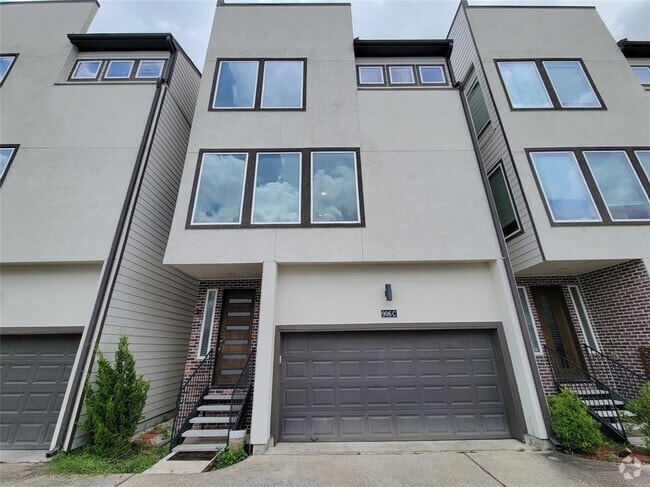Building Photo - 906 W 17th St Unit C Rental