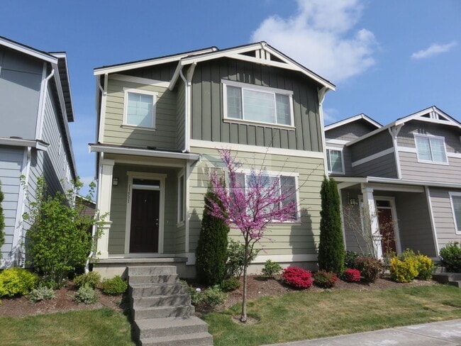 Building Photo - Stunning 3 bd House located in a Gated Community of Puyallup!