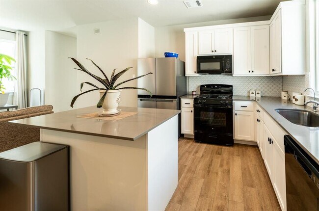 Photo - 125 Fabion St