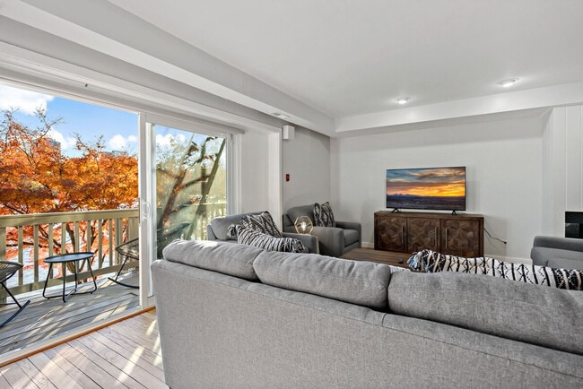 Photo - 3303 Water St NW Unit ID1395461P