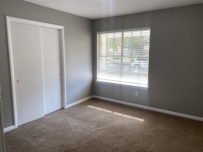 Photo - 400 S Dearborn St