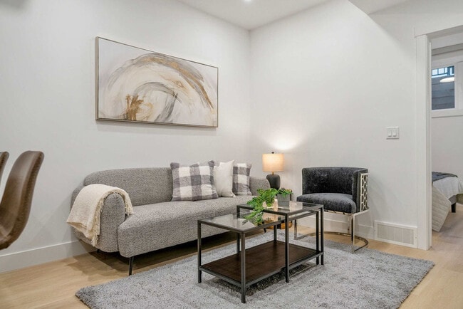 Photo - 1629 Westmount Rd NW Unit SI ID1524608P