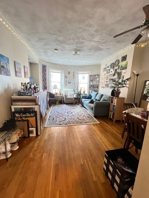 Building Photo - 2 Wait St Unit 1R Rental