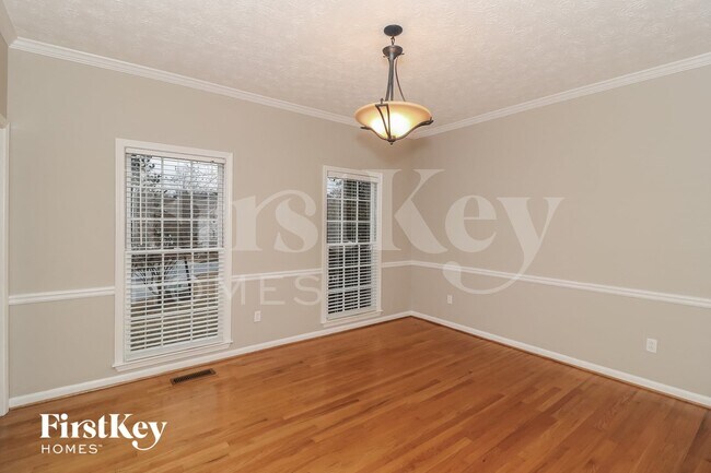 Photo - 2117 Gatwick Dr