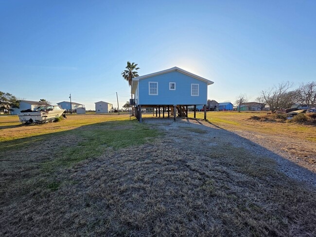 Building Photo - 405 Blue Water Blvd
