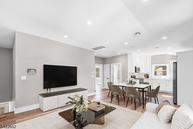 Photo - 715 Evans St Unit 2