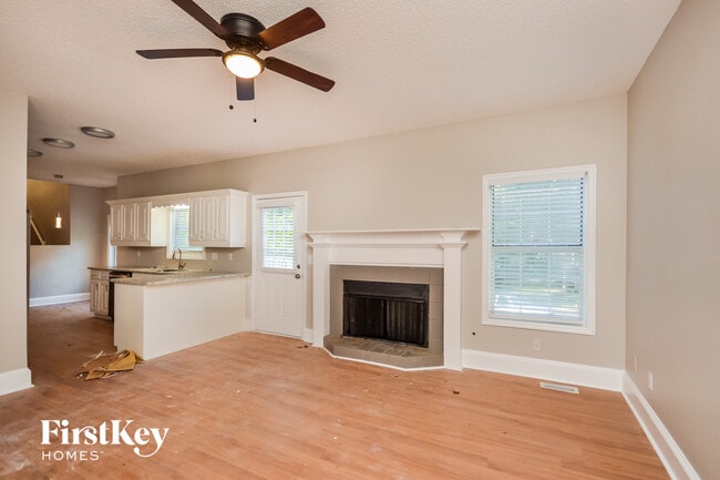 Photo - 4781 Meadowlark Dr SE