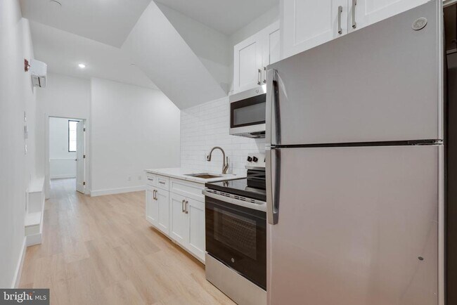 Photo - 3018 N Broad St Unit 1