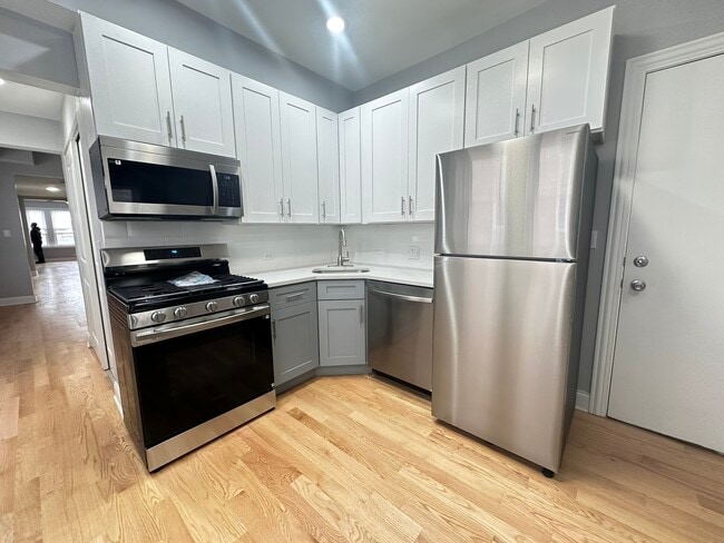 Photo - 4450 Sheridan Park Apartments