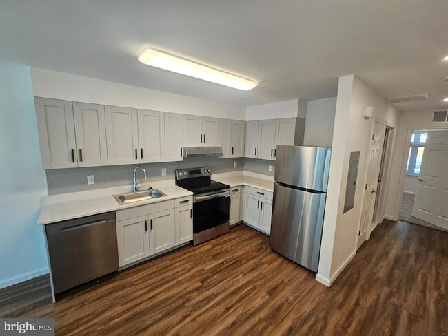 Photo - 200 Hamilton Ave