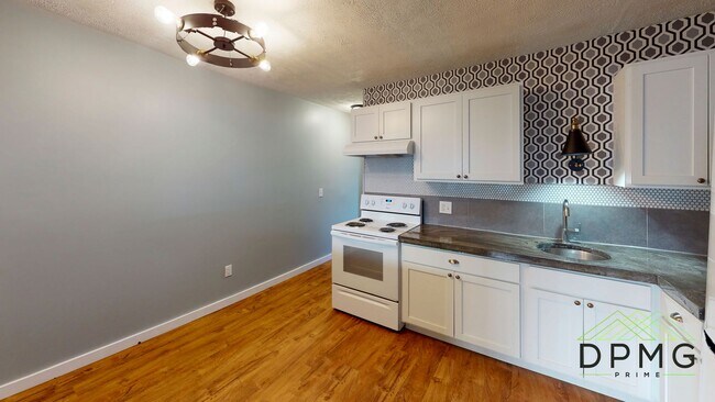 Photo - 326 E Hillsdale St Unit 2