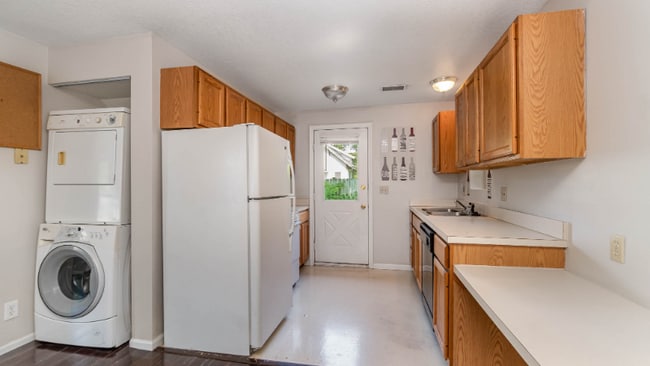 Photo - 204 Cherry St