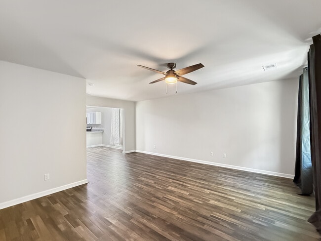 Photo - 140 Palmetto Breeze Cir